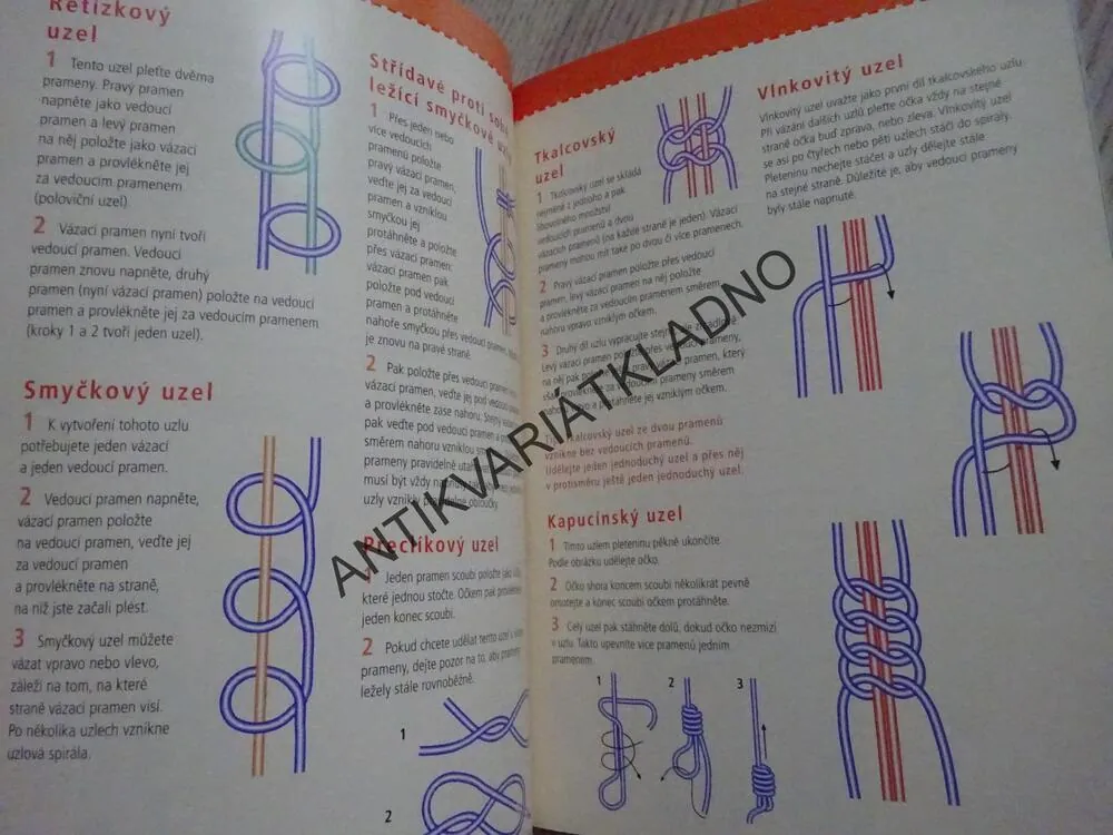 PŮSOBIVÉ SCOUBIDOU, S PŘESNÝMI NÁVODY, **an