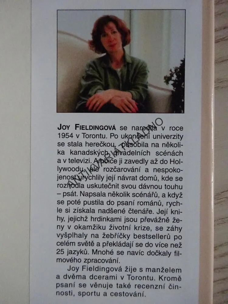 TA DRUHÁ, JOY FIELDINGOVÁ, **an