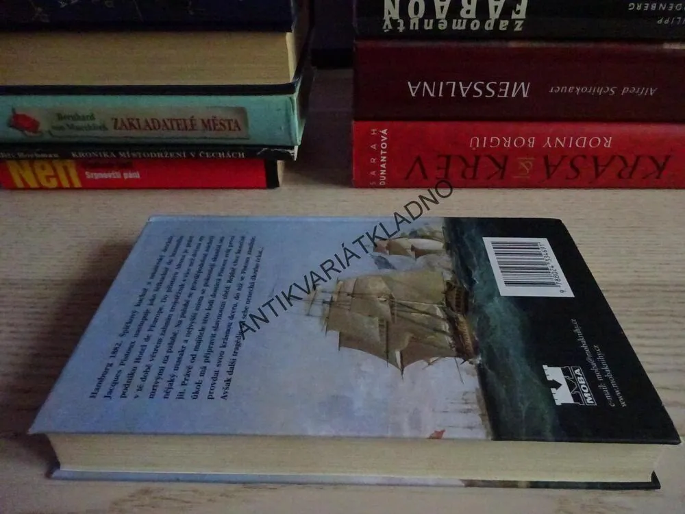 LOĎ MRTVÝCH Z ALTONY, VIRGINIA DOYLE, **an