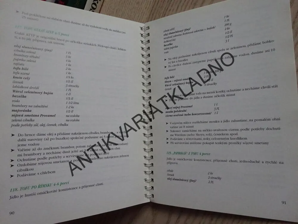 VEGETARIÁNSKÁ BIOKUCHAŘKA, ROMAN UHRIN, **an