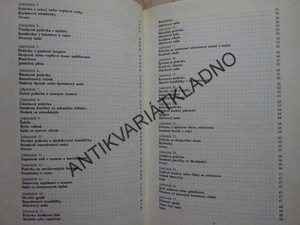 RYCHLÉ POKRMY, JULIANA A. FIALOVÁ, **an