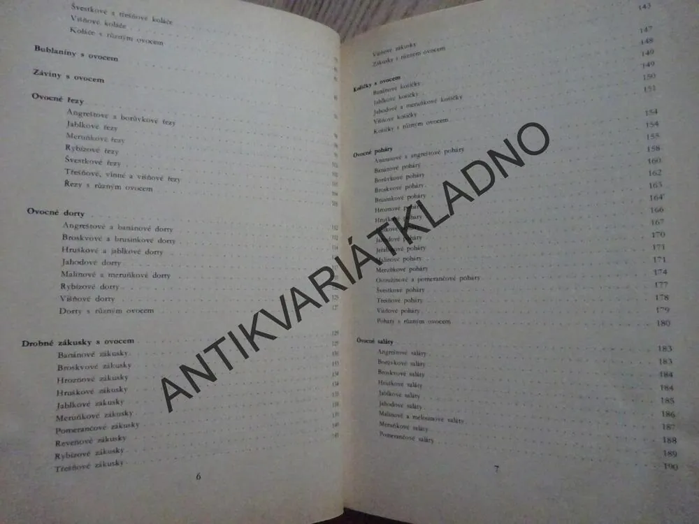 OVOCNÉ MOUČNÍKY A DEZERTY, LIBUŠE VLACHOVÁ, **an