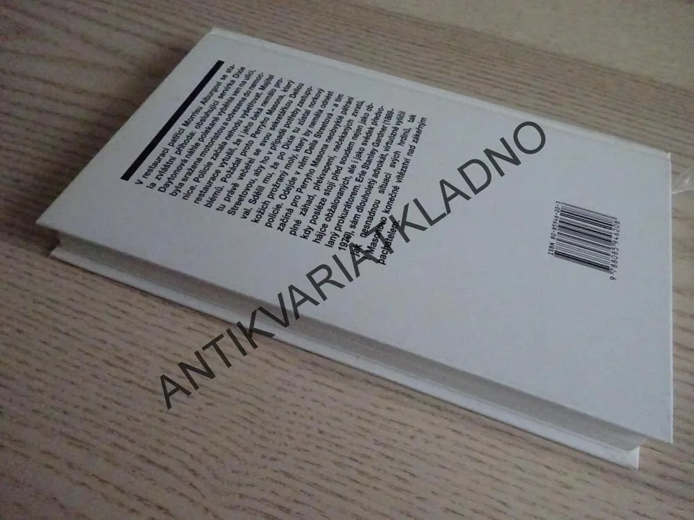 PŘÍPAD KOŽÍŠKU PROŽRANÉHO MOLY, ERLE STANLEY GARDNER, **an