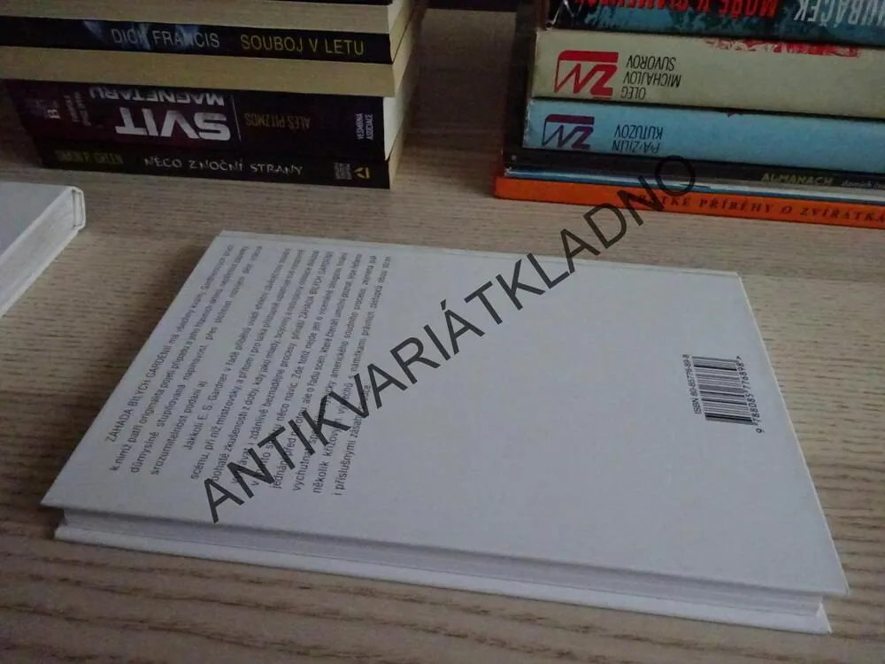 ZÁHADA BÍLÝCH GARDÉNIÍ, ERLE STANLEY GARDNER, **an