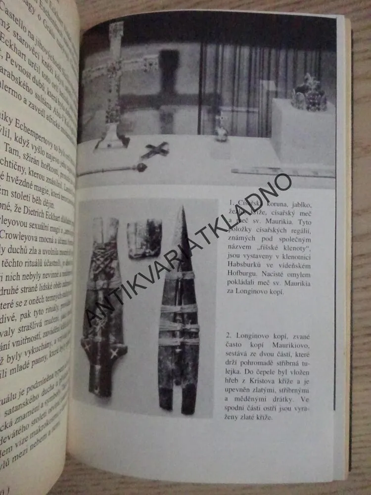 KOPÍ OSUDU, TREVOR RAVENSCROFT, **an