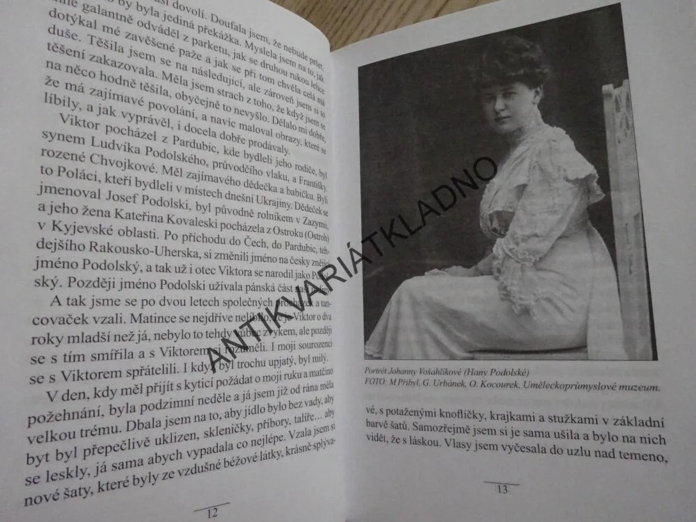 HANA PODOLSKÁ VE VÍRU DĚJIN, NAĎA DUBCOVÁ, **an