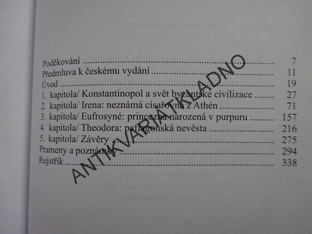 ŽENY V PURPURU, JUDITH HERRINOVÁ, **an