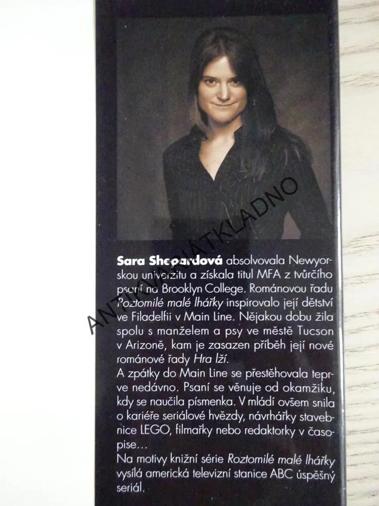 ROZTOMILÉ MALÉ LHÁŘKY, DOKONALÉ, SARA SHEPARDOVÁ, **an