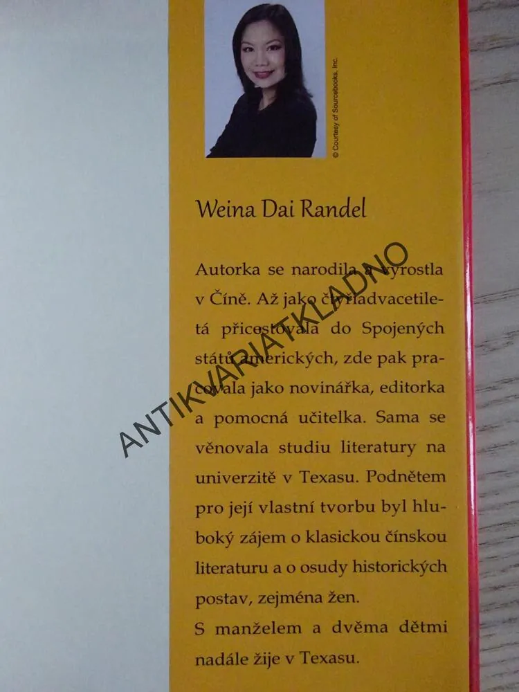 PALÁC ZÁŘÍCÍHO MĚSÍCE, WEINA DAI RANDEL, **an