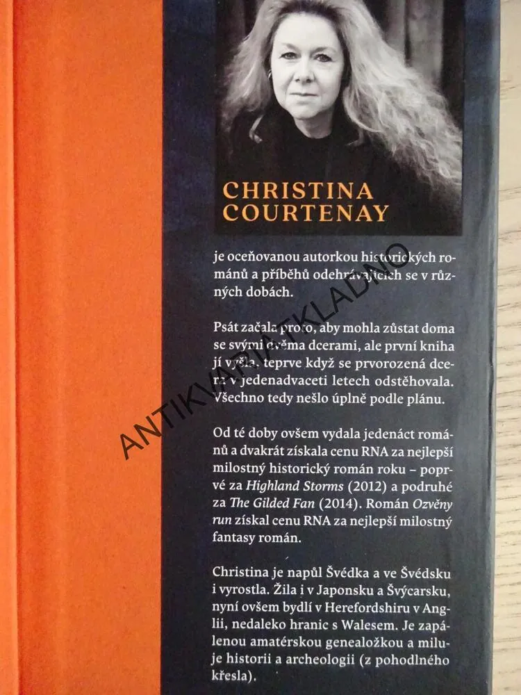 OZVĚNY RUN, CHRISTINA COURTENAY, **an