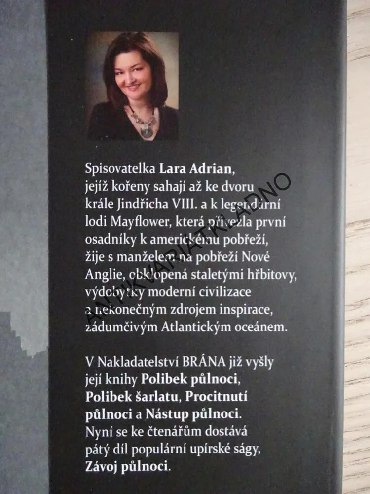 ZÁVOJ PŮLNOCI, LARA ADRIAN, **an