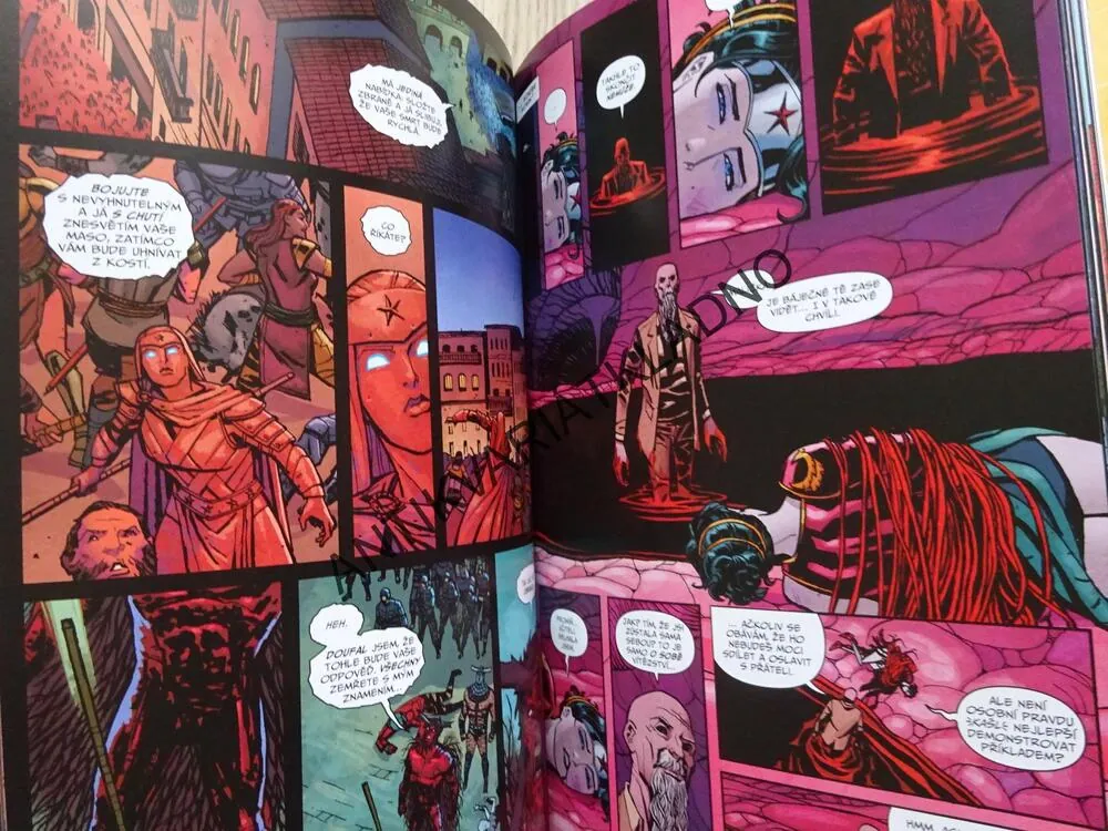 WONDER WOMAN, KOSTI, KOMIKS DC COMICS, **an