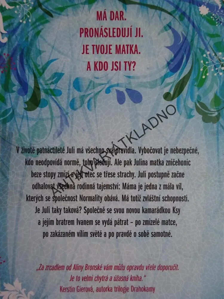 ZA ZRCADLEM, ALINA BRONSKY, **an