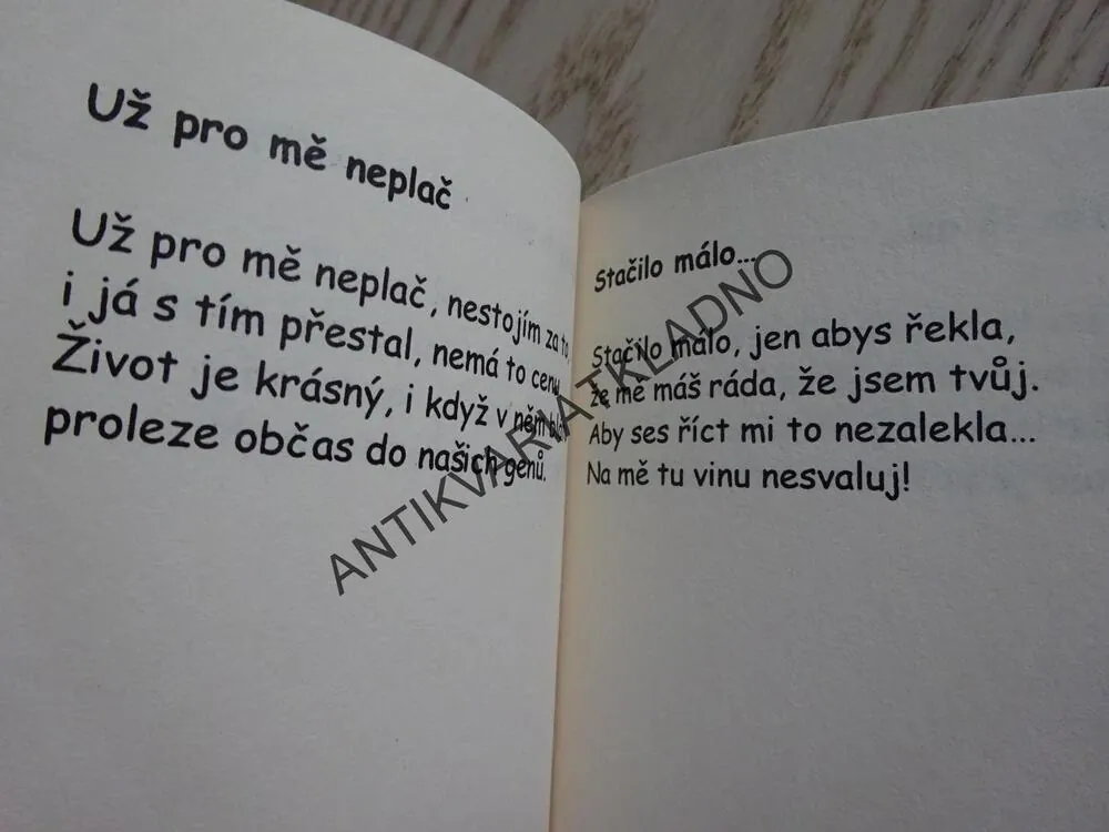 LÁSKO, ZŮSTAŇ NÁM ŽIVÁ, DANIEL STROŽ, **an