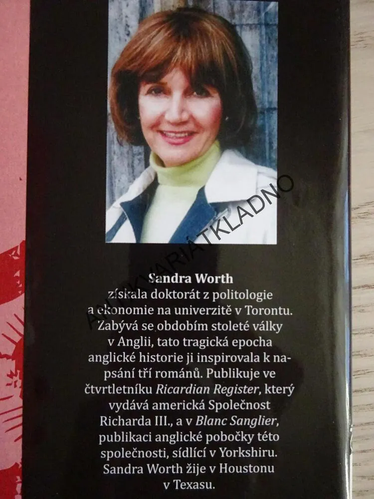 DÁMA Z RŮŽE, SANDRA WORTH, **an