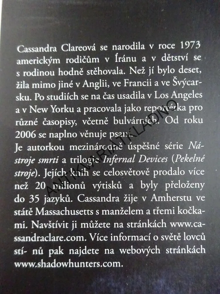NÁSTROJE SMRTI, MĚSTO ZE SKLA, CASSANDRA CLAREOVÁ, **an