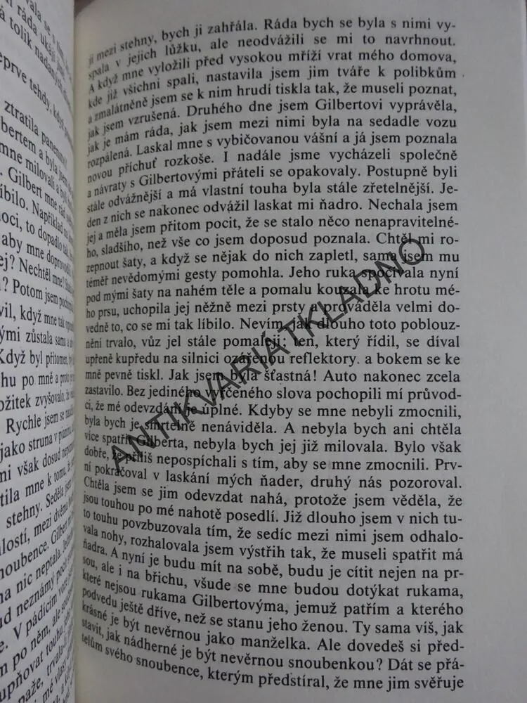EMANUELA, EMANUELLE ARSANOVÁ, **an
