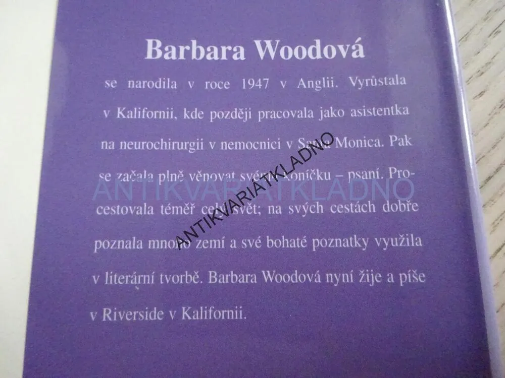 DOKONALÁ HARMONIE, BARBARA WOODOVÁ, **an