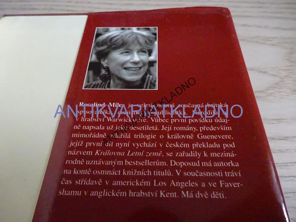KRÁLOVNA LETNÍ ZEMĚ, ROSALIND MILESOVÁ, **an