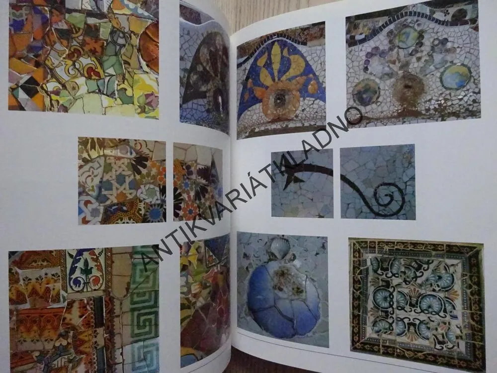 GAUDÍ, ARCHITEKTURA, ŠPANĚLSKO, **an