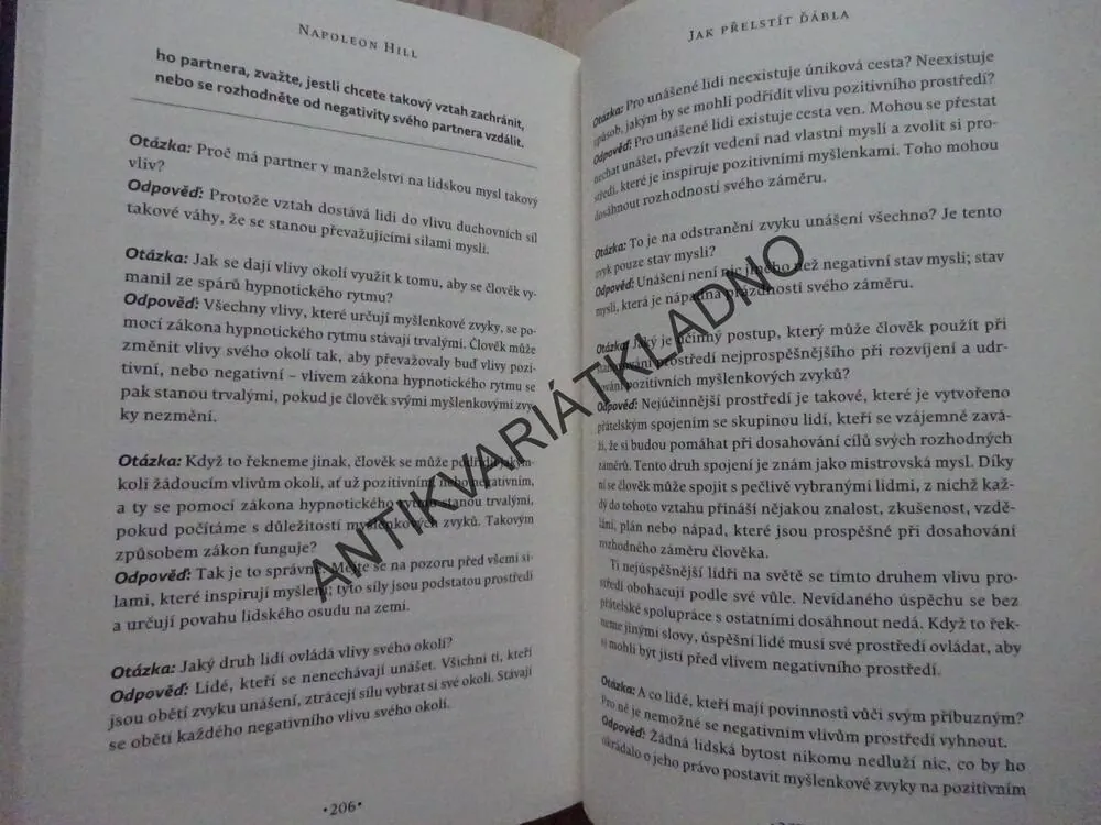 JAK PŘELSTÍT ĎÁBLA, NAPOLEON HILL