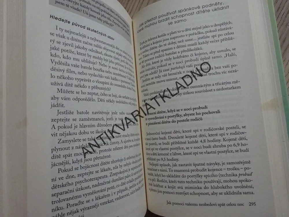 NEJŠŤASTNĚJŠÍ DĚŤÁTKO V OKOLÍ, HARVEY KARP, **an