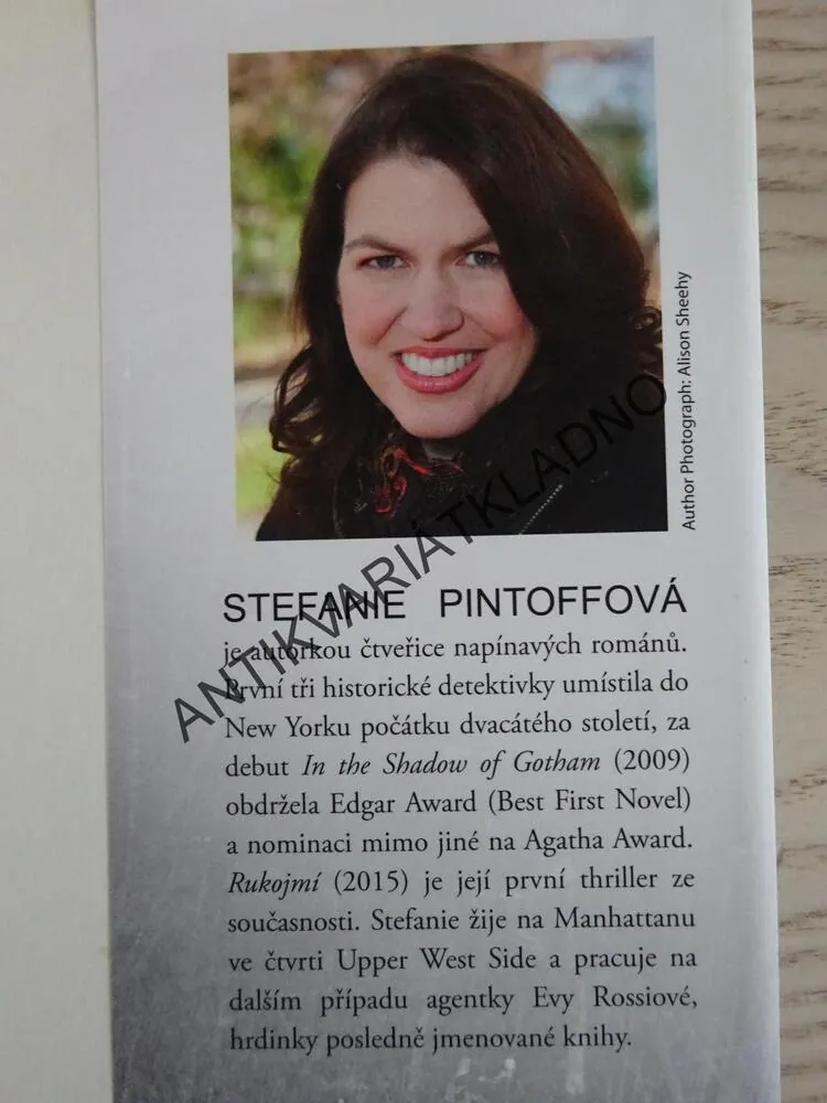 RUKOJMÍ, STEFANIE PINTOFFOVÁ, **an