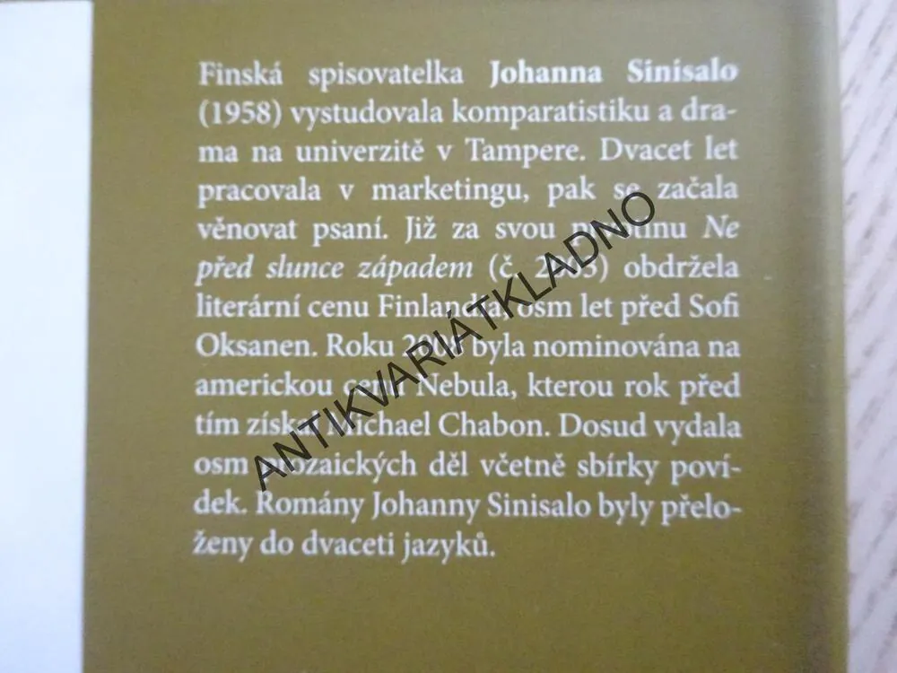 JÁDRO SLUNCE, JOHANNA SINISALO, **an