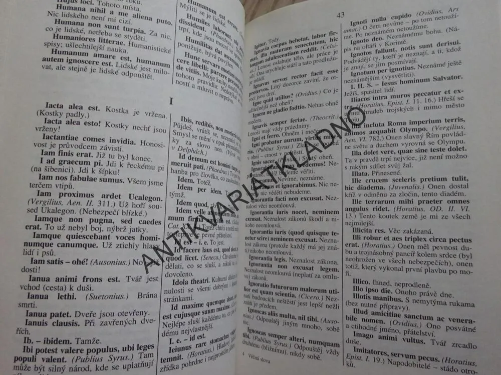 LATINSKÁ RČENÍ, SLAVNÁ SLOVA, LITERA SCRIPTA MANET, **an