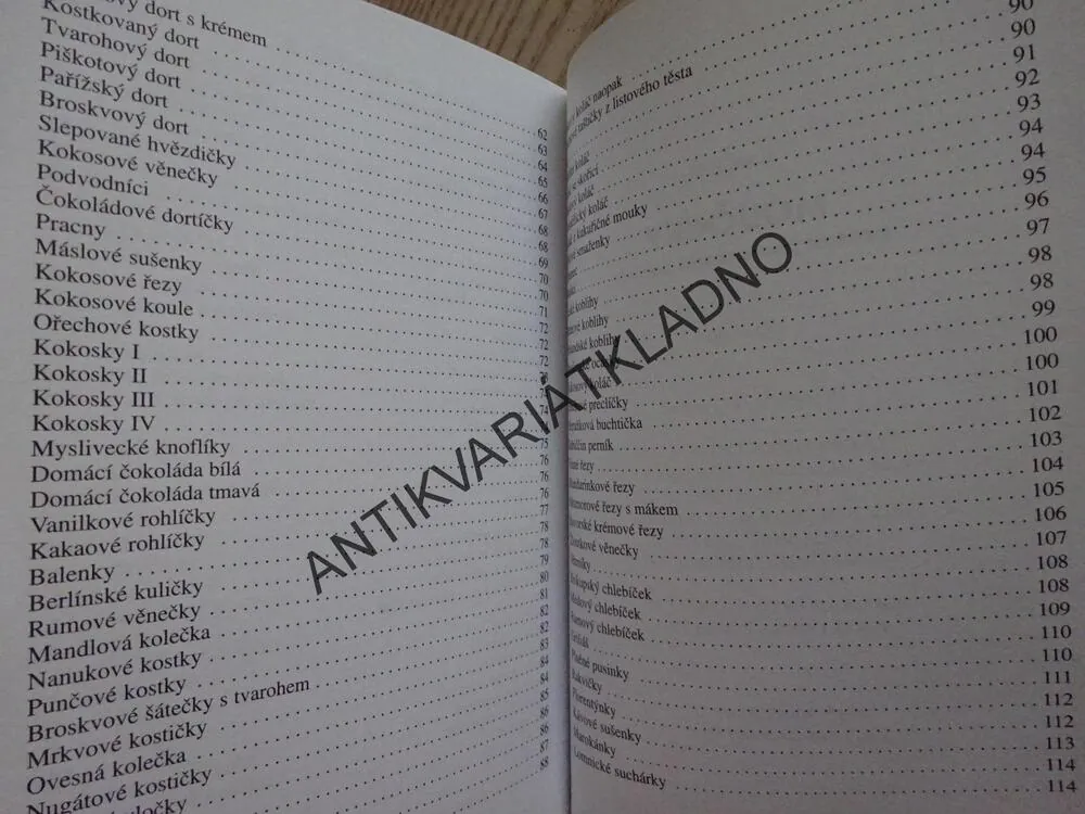 MOUČNÍKY, PEČEME PODLE NAŠICH MAMINEK, KAREL HÖFLER, KUCHAŘKA, RECEPTY, **an