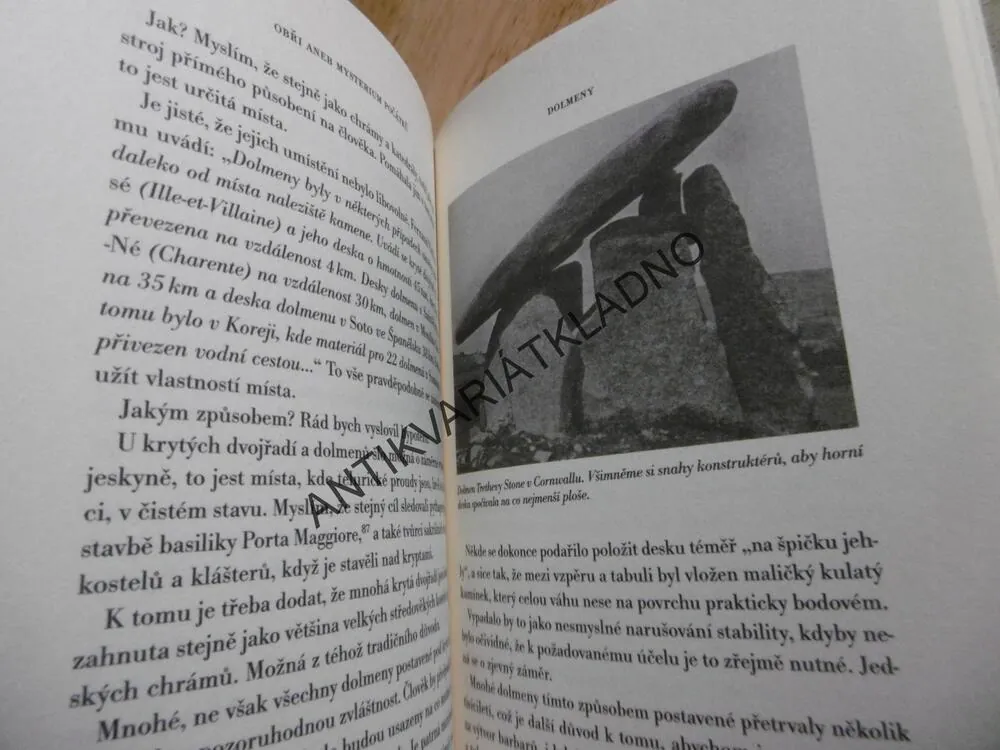 OBŘI ANEB MYSTERIUM POČÁTKŮ, LOUIS CHARPENTER, **an