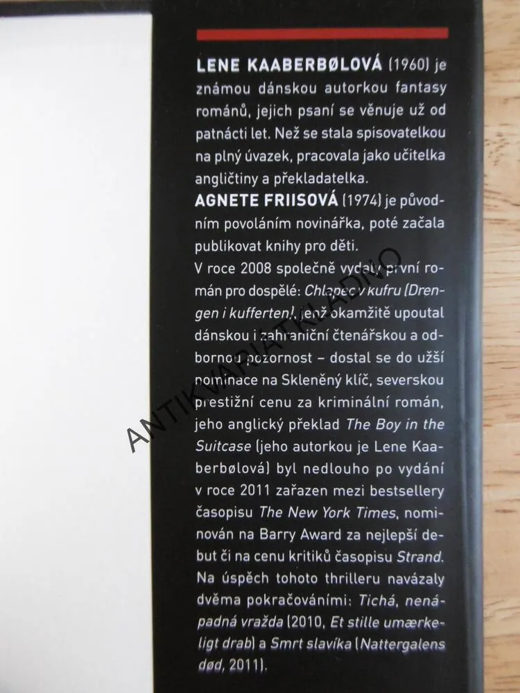 CHLAPEC V KUFRU, LENE KAABERBOLOVÁ, AGETE FRIISOVÁ, **an