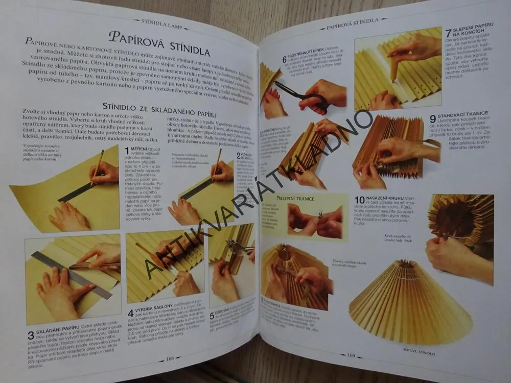 VELKÝ PRŮVODCE ÚTULNÝM DOMOVEM, NICHOLAS BARNARD, **an