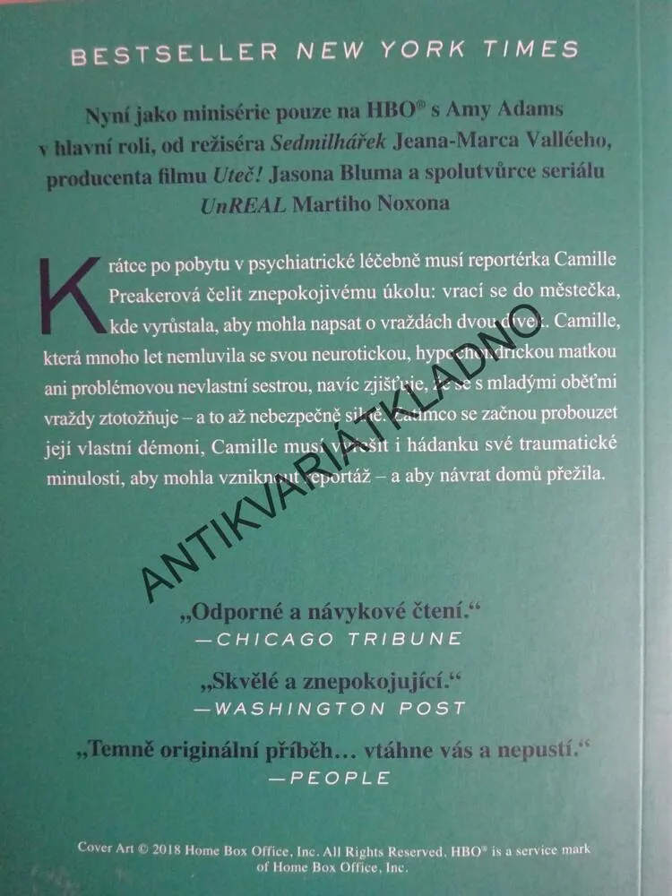 OSTRÉ PŘEDMĚTY, GILLIAN FLYNNOVÁ, FLYNN, **an