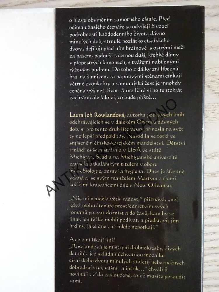 SAMURAJOVA ŽENA, LAURA JOH ROWLANDOVÁ, **an