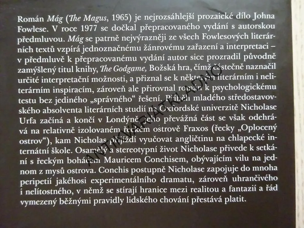 MÁG, JOHN FOWLES, **an