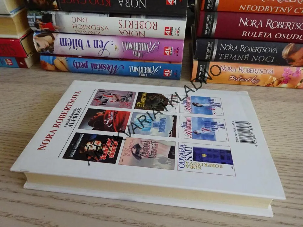 TEMNÁ DÁMA, NORA ROBERTS, **an