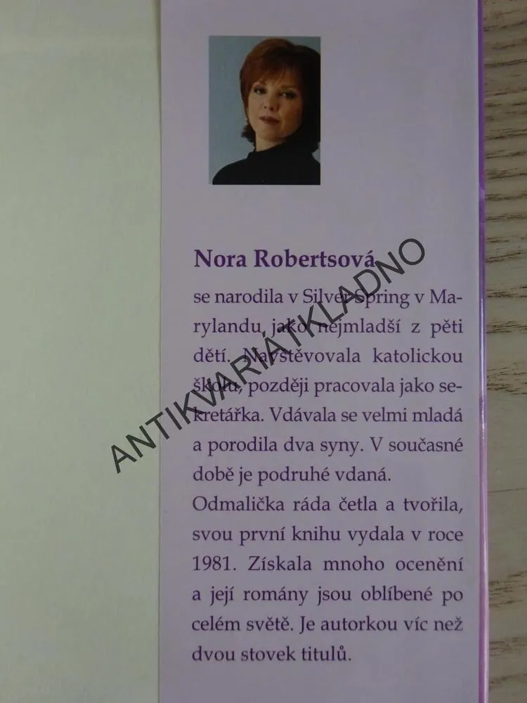 SEN V BÍLÉM, NORA ROBERTS, **an