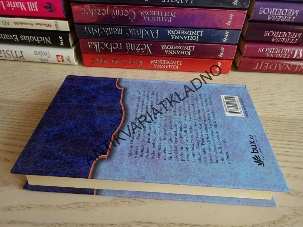 LÁSKA V NEBEZPEČÍ, JULIA QUINNOVÁ, **an