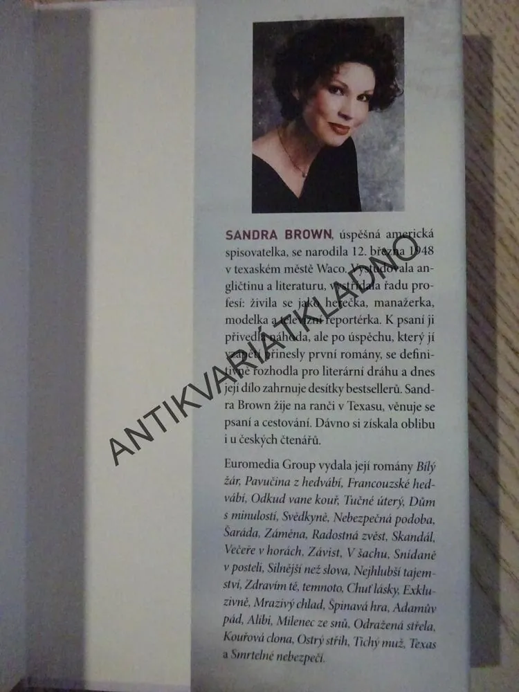 NÍZKÝ TLAK, SANDRA BROWN, **an