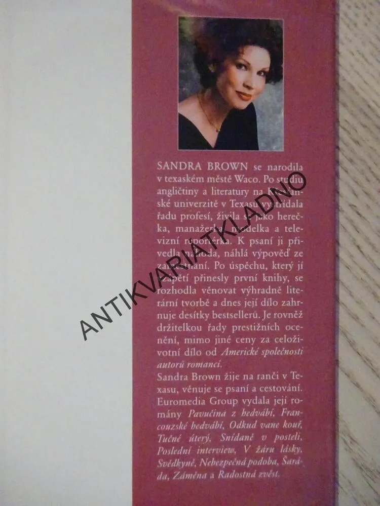 SKANDÁL, SANDRA BROWN, **an