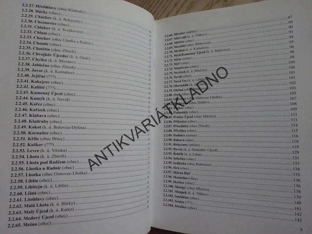 STŘEDOVĚKÉ OSÍDLENÍ ROKYCANSKA, PETR ROŽMBERSKÝ, PAVEL VAŘEKA, **an