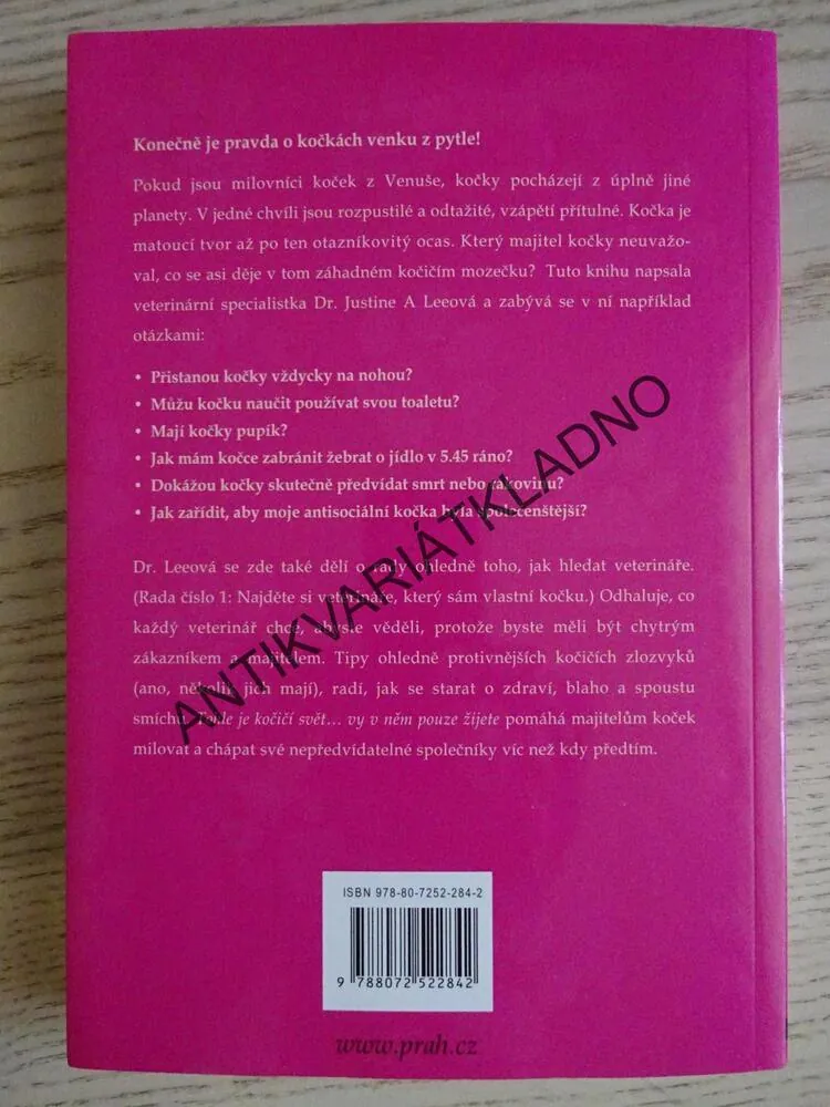 TOHLE JE KOČIČÍ SVĚT... VY V NĚM POUZE ŽIJETE, JUSTINE A. LEEOVÁ, **an