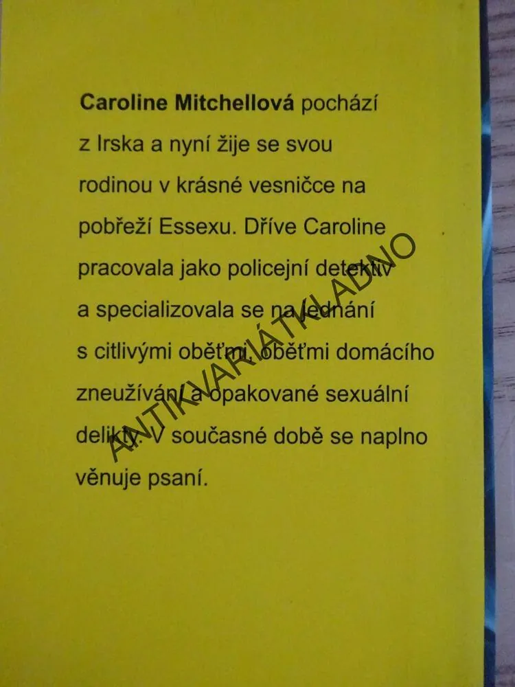 NĚMÝ SVĚDEK, CAROLINE MITCHELLOVÁ, **an
