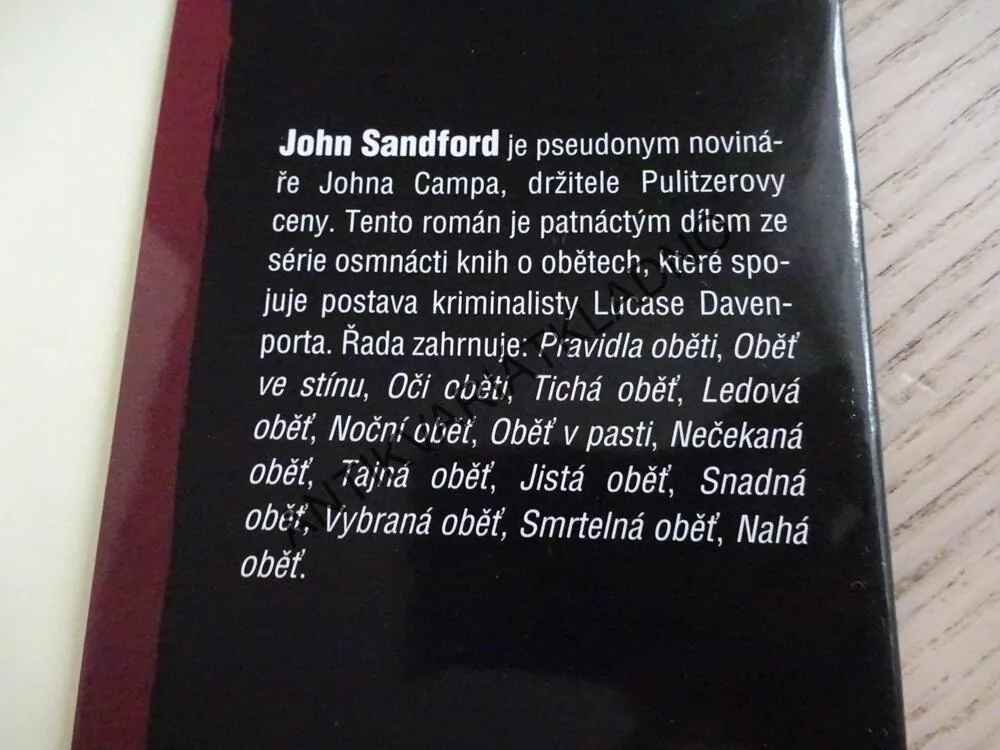 UKRYTÁ OBĚŤ, JOHN SANDFORD, **an