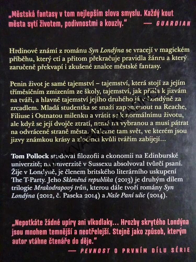 SKLENĚNÁ REPUBLIKA, TOM POLLOCH, **an