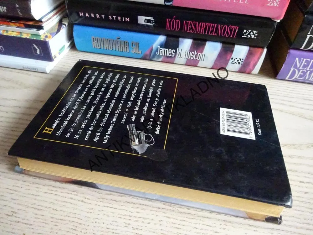 SLOUŽÍME SVÝM PÁNŮM, ROBERT B. PARKER, **an