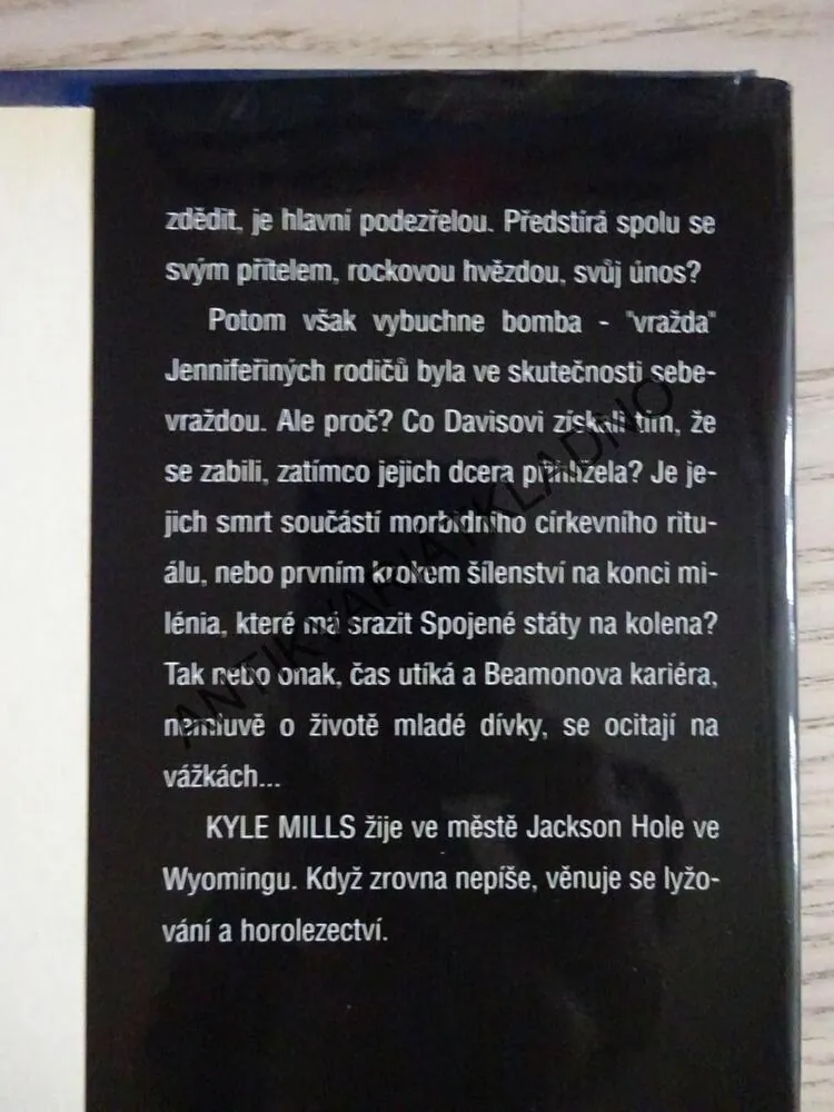 BOUŘLIVÉ NEBE, KYLE MILLS, **an
