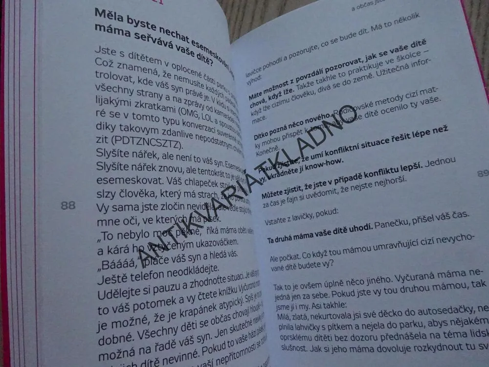 VYČURANÁ MÁMA, KILMARTINOVÁ, MOLINEOVÁ, YBARBOOVÁ, ZOELLNEROVÁ, **an