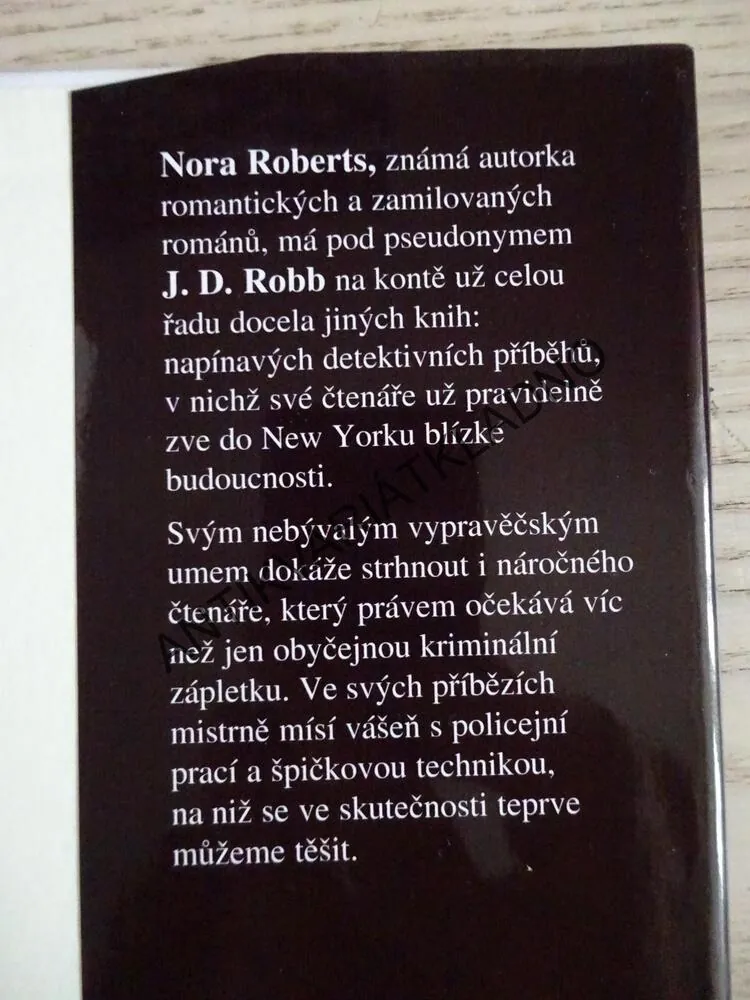 SMRTÍCÍ ZRADA, NORA ROBERTS JAKO J. D. ROBB A DALŠÍ, **an